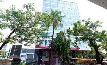 Manek Plaza